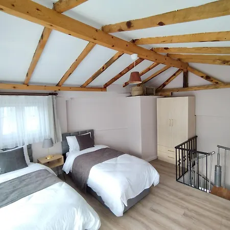 Daire Cozy Duplex Next To Masjid